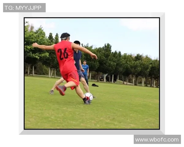 足球明星巴姆图文的传奇旅程与辉煌成就全景回顾 足球明星巴姆图文的传奇旅程与辉煌成就全景回顾