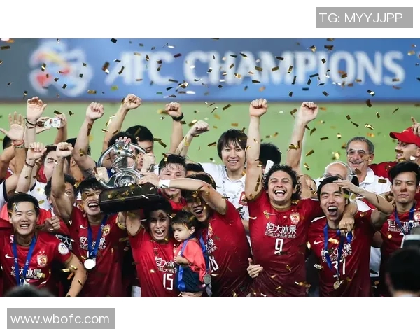 在战火纷飞的岁月中崛起的足球明星们的奋斗与荣耀